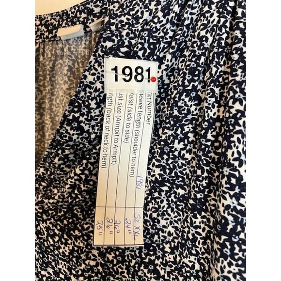 Gap V Neck Popover Pullover Top Geometric Print Blouse Size XXL Button Sleeve - Picture 7 of 7